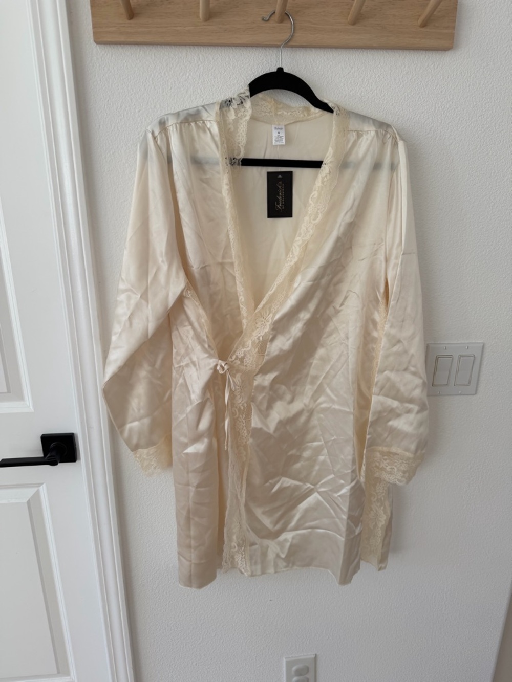 Aspen Mae Satin and Lace Robe Pristine